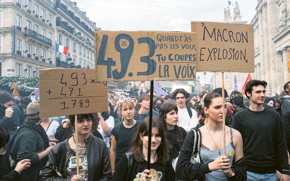 Jesienią ubiegłego roku Francuzi masowo zaprotestowali przeciwko planom oszczędności budżetowych. Na
