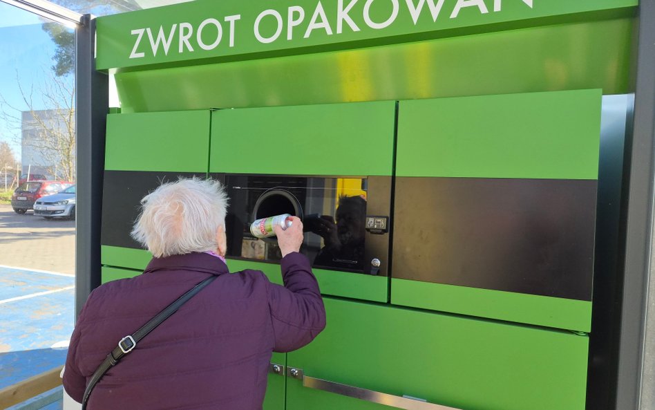 Butelkomaty stanowią obecnie około 20 proc. punktów zbiórki, ale zbierają blisko 80 proc. opakowań z