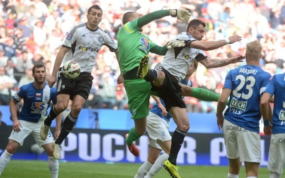 Legia bez pomysłu wygrała z Lechem bez bramkarza