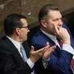 Były premier Mateusz Morawiecki i kandydat PiS na szefa rządu Przemysław Czarnek na sali obrad Sejmu