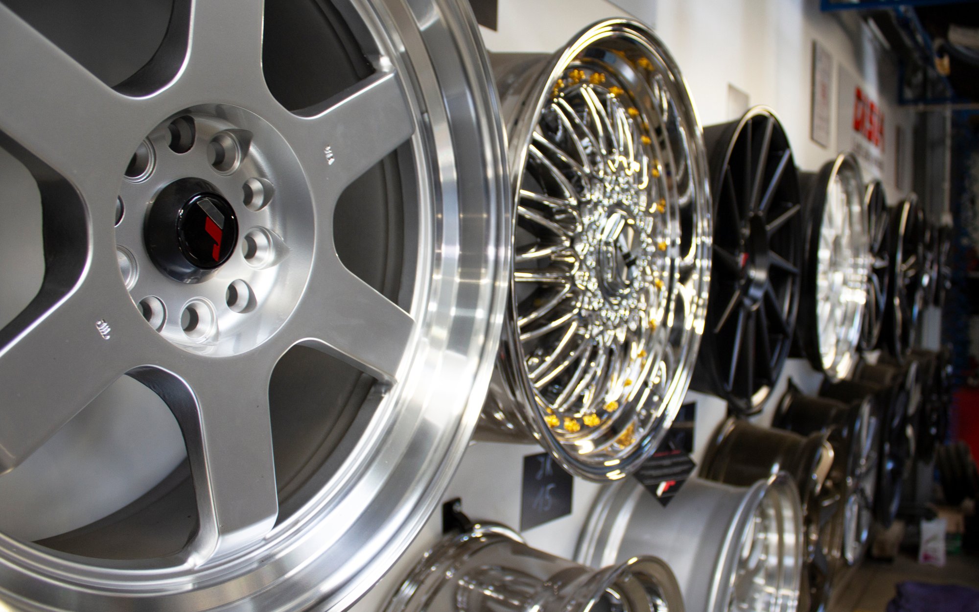 Akcje dystrybutorów części niedowartościowane