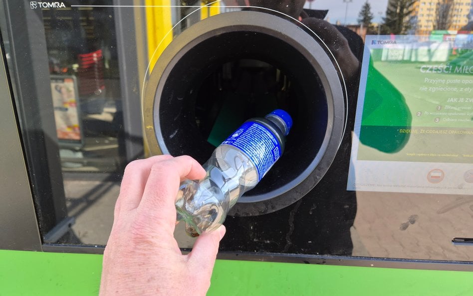 Małe sklepy będą mogły otrzymać butelkomaty bez kosztów zakupu, instalacji oraz opłat za serwis urzą