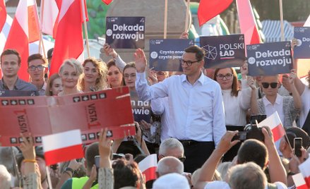 Premier Mateusz Morawiecki podczas Pikniku Rodzinnego w Tykocinie.