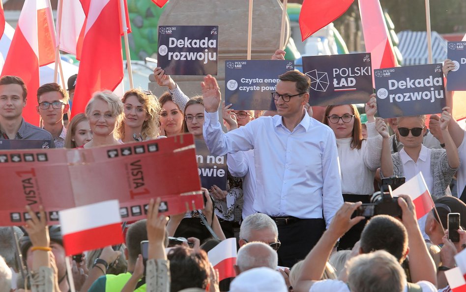 Premier Mateusz Morawiecki podczas Pikniku Rodzinnego w Tykocinie.