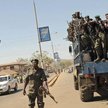 Policyjny patrol na ulicach nigeryjskiego miasta Jos