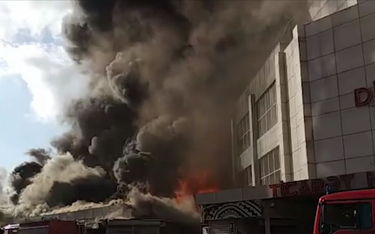 Wielki pożar centrum handlowego w Baku. Ogień gasiły nawet śmigłowce