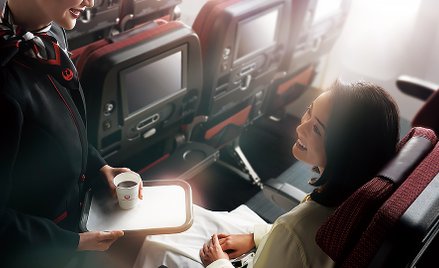 Japan Airlines nie będą już mówić do pasażerów „pan” i „pani”