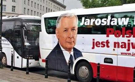 Błękitny autobus PO pojechał w piątek do Nowego Dworu Mazowieckiego namawiać do głosowania. Posłowie