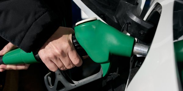 Minister odpowiada, kiedy koniec regulowanych cen paliw