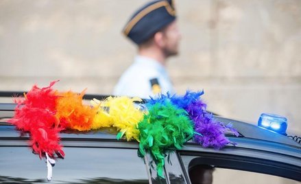 Imigrant zabił geja, jego szyję owinął wężem