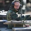 Kanclerz Niemiec Friedrich Merz podczas wizyty w bazie Bundeswehry w Monachium. Zdjęcie z 30 kwietni