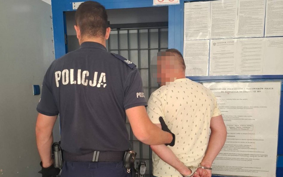Policjanci złapali mężczyznę, który prowadził samochód mimo sześciu orzeczonych zakazów