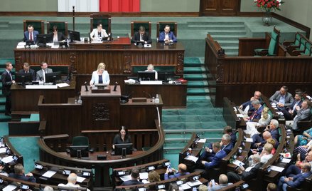 Minister klimatu i środowiska Anna Moskwa przemawia w Sejmie w Warszawie