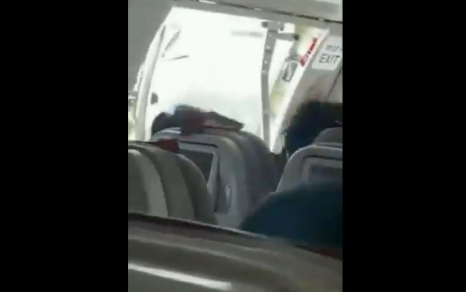 Samolot Asiana Airlines lądował z otwartymi drzwiami