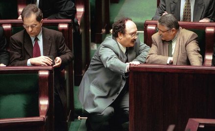 Sejm, 1999 r. Jacek Rybicki (z lewej) z Pawłem Łączkowskim. Kilka słów w cztery oczy.