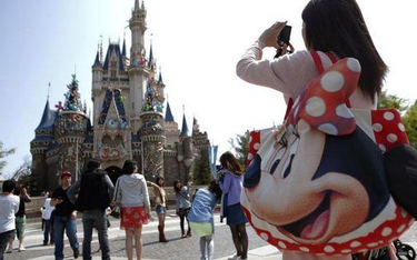 Disney woli zatrudnić tańszych cudzoziemców od Amerykanów?