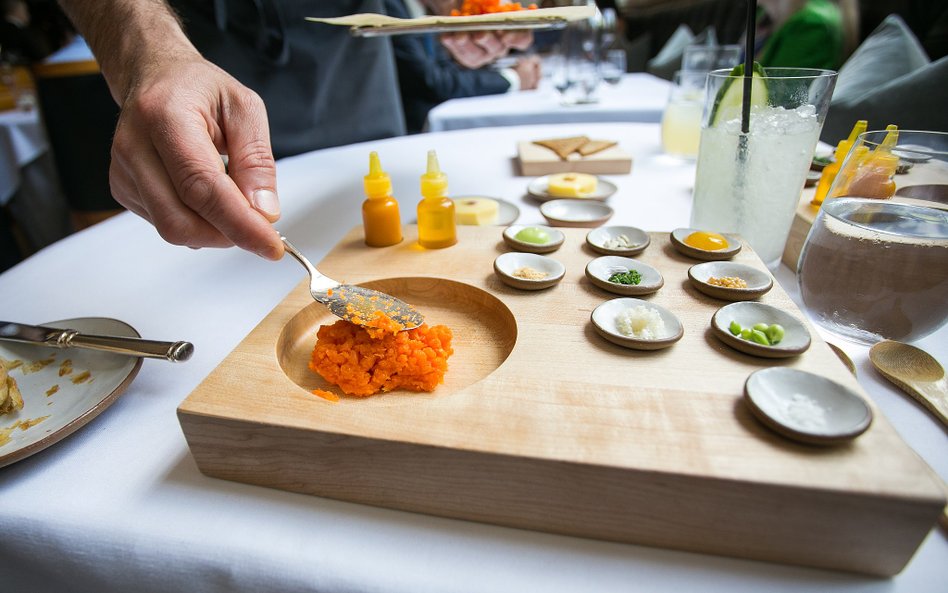 15 tysięcy osób czeka w kolejce do słynnej restauracji