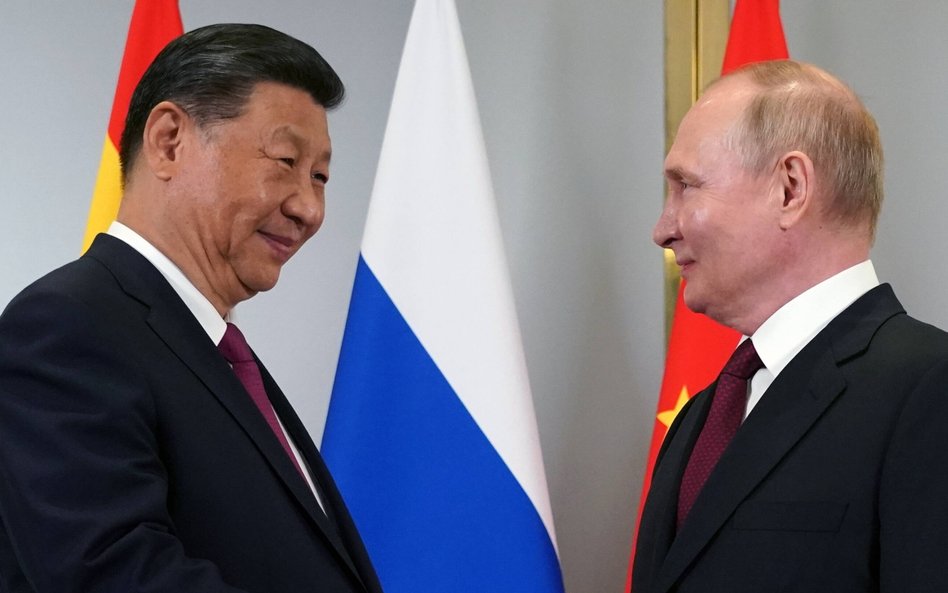 Chiny chcą, by traktowano ich jako mediatora. Na zdjęciu Xi Jinping i Władimir Putin