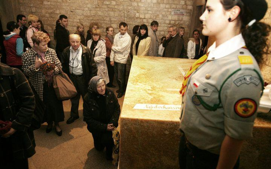Bez opłat do krypty pary prezydenckiej