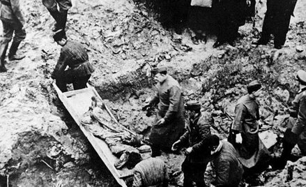 Ekshumacja w Katyniu w 1943 r.