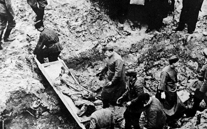 Ekshumacja w Katyniu w 1943 r.