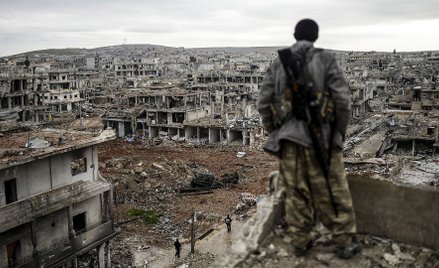 Styczeń 2015. Przedmieścia Kobane, na północy Syrii, zniszczone w wyniku walk między dżihadystami i 