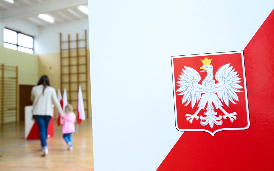 Czy kobiety zadecydują o wyniku wyborów? Jest raport