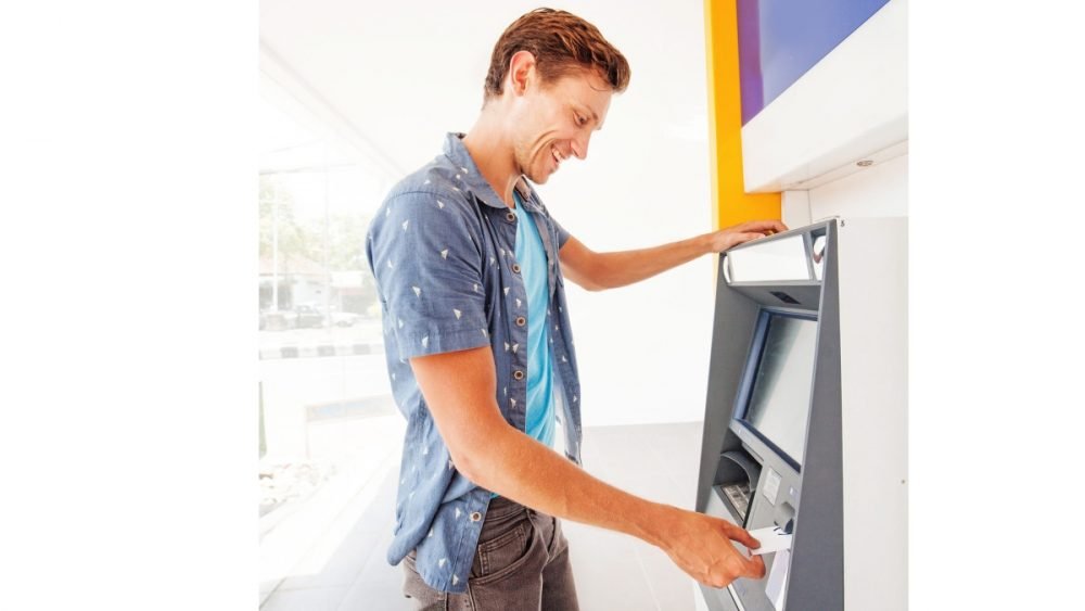 Czy wpłata Blik w bankomacie może stanowić nieautoryzowaną transakcję płatniczą?