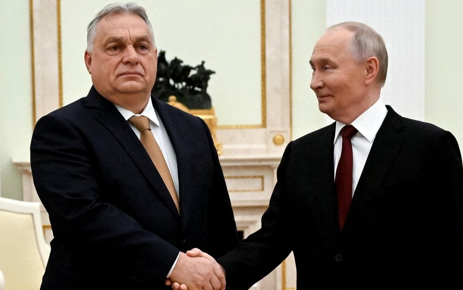 Viktor Orbán podczas wizyty u Władimira Putina na Kremlu w listopadzie 2025 r.