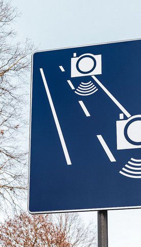 Zmniejszenie liczby wypadków spowodowanych niedostosowaniem prędkości do przepisów ruchu drogowego -