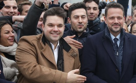 Dawid Kacprzyk i prezydent stolicy Rafał Trzaskowski przed prawyborami PO na kandydata na prezydenta