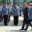 Donald Tusk uspokaja żołnierzy oraz funkcjonariuszy m.in. policji, że tym, którzy już pracują, nie z