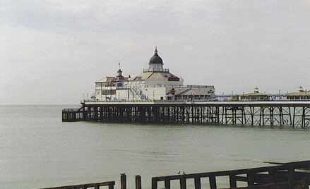 Wiktoriańskie molo spłonęło w Eastbourne