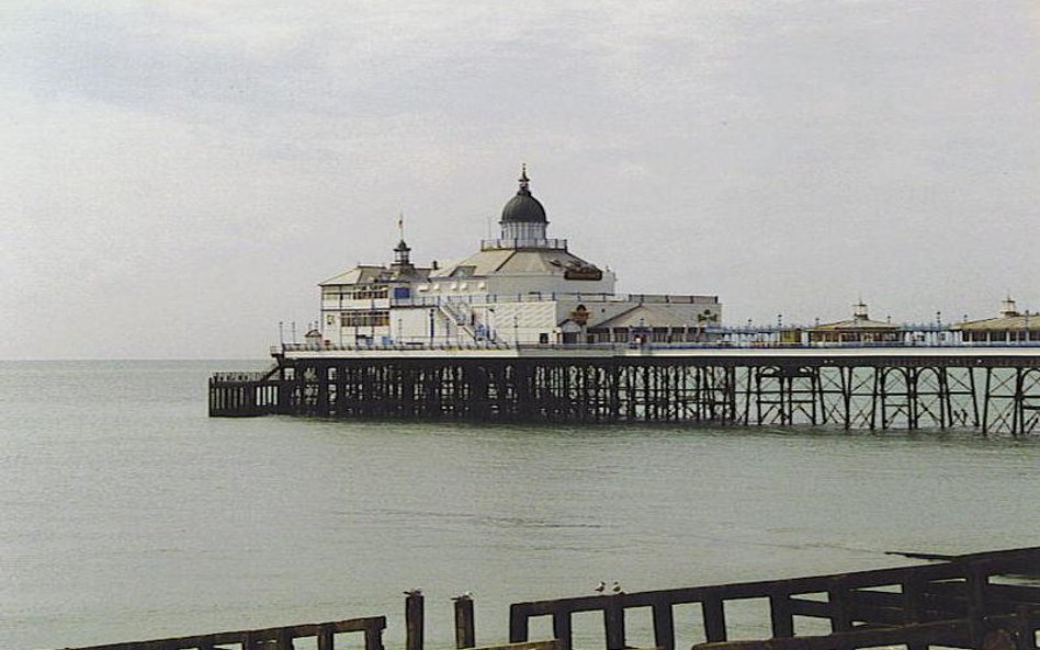 Wiktoriańskie molo spłonęło w Eastbourne