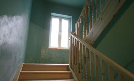 Jedna z kamienic przy ul. Skaryszewskiej w Warszawie