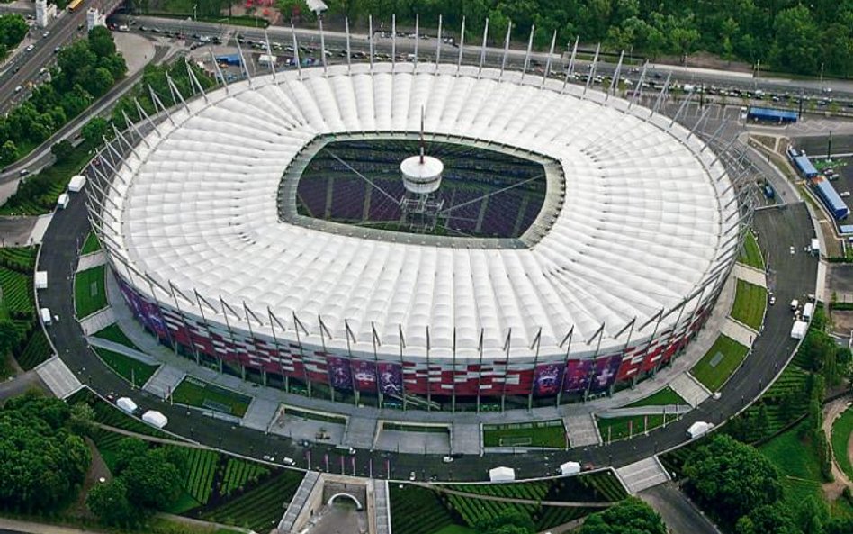 W trakcie rozgrywanego na Stadionie Narodowym meczu Polska – Rosja fotoreporterzy za pomocą Internet