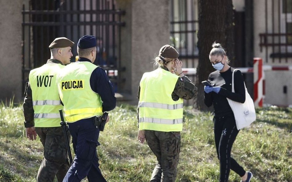 Luzowanie obostrzeń. Maseczki zostaną na dłużej