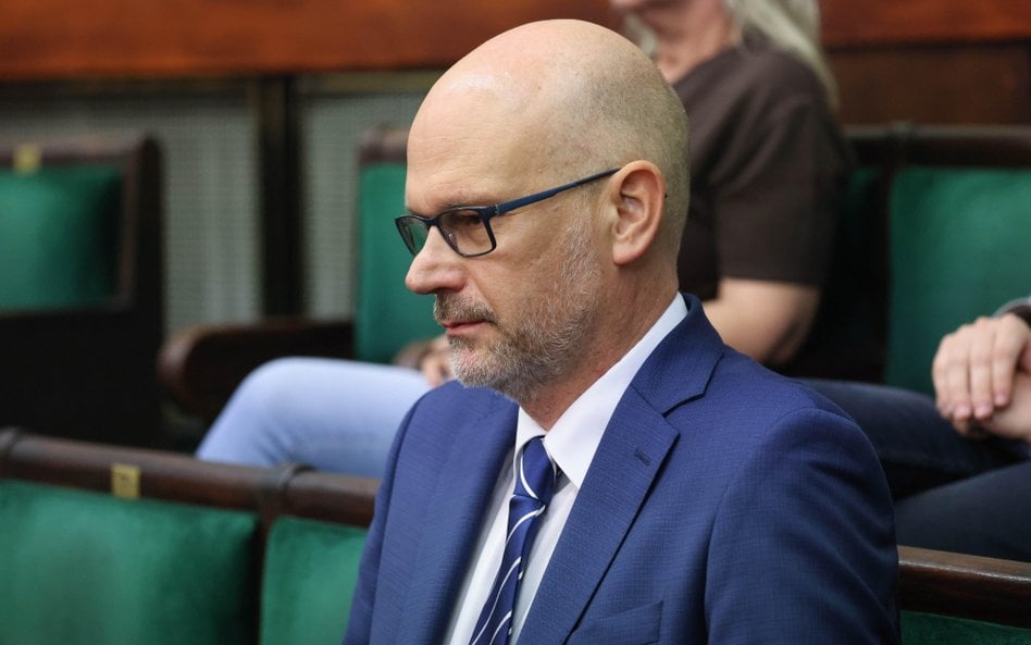 Kandydat na sędziego TK Maciej Berek na sali obrad Sejmu