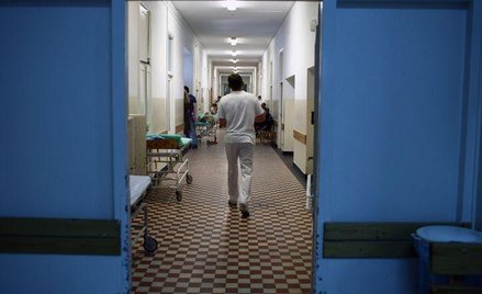 Fikcja szpitalnych kolejek
