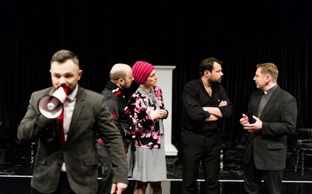 Biała siła, czarna pamięć. Fot. Bartek Warzecha