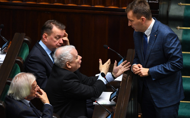 Prezes PiS Jarosław Kaczyński, minister obrony narodowej Mariusz Błaszczak, były wicemarszałek Sejmu