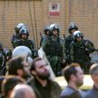 Oddziały specjalne policji próbują opanować sytuację w stolicy kraju