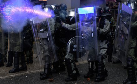 Hongkong: Strzał ostrzegawczy. Użyto ostrej amunicji