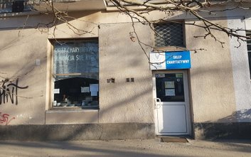 W Alei Zjednoczenia na Starych Bielanach od kilkunastu już lat działa sklep charytatywny fundacji Su