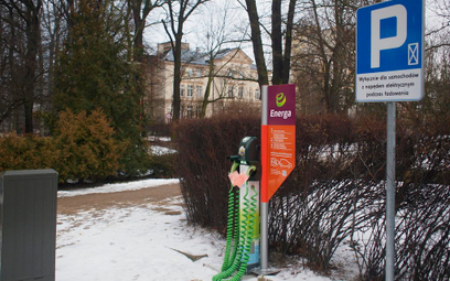 Punkt ładowania samochodów elektrycznych przy Urzędzie Miasta w Sopocie