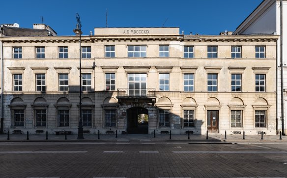 Miodowa 18, Kamienica Lesslów