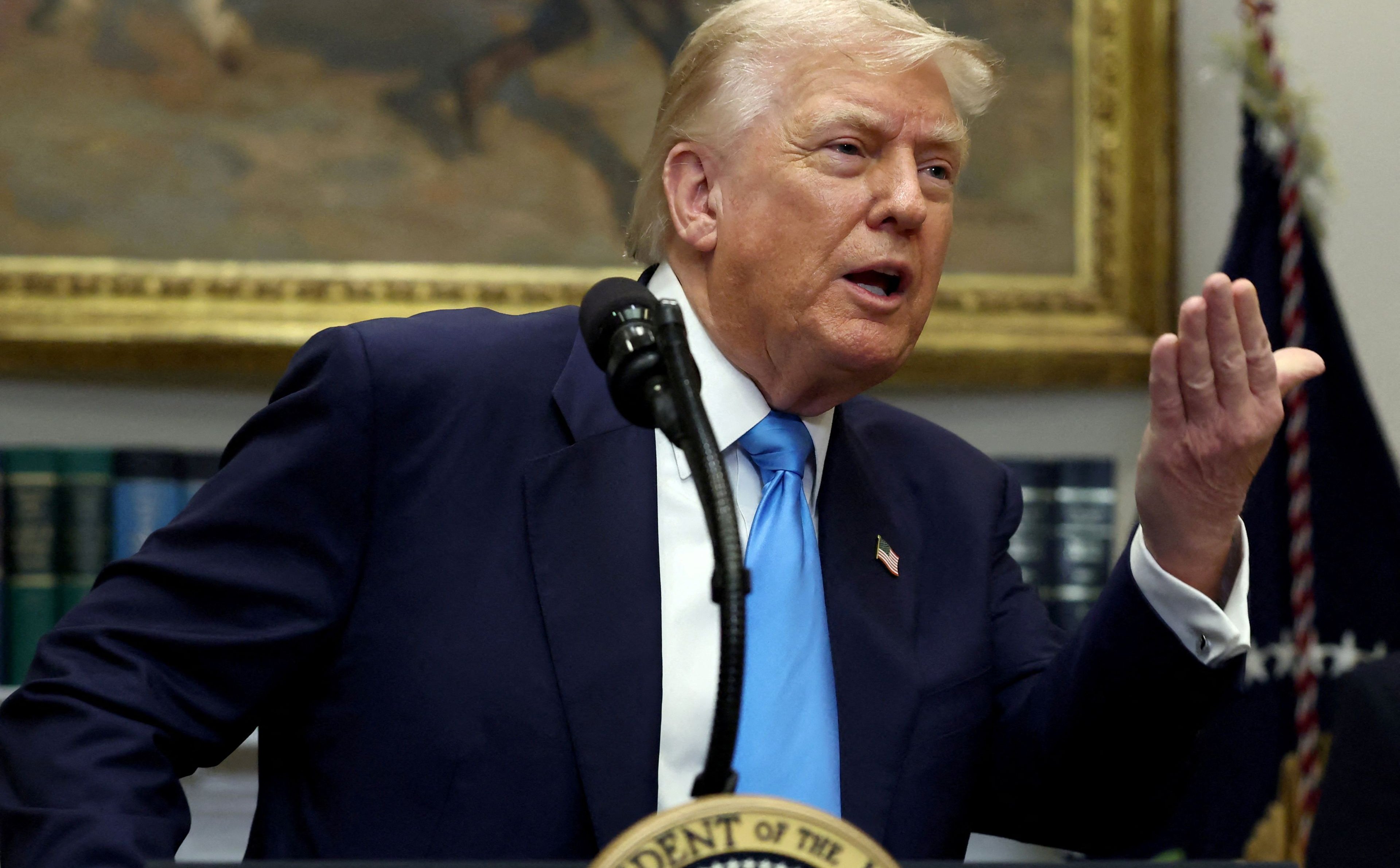 Świat u stóp Trumpa. Negocjuj albo płać 50 proc.