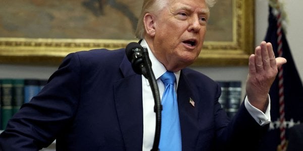 Świat u stóp Trumpa. Negocjuj albo płać 50 proc.