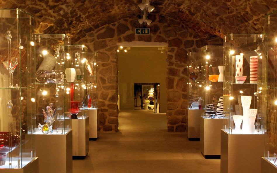 Wystawa światowych marek w piwnicach przedprożnych