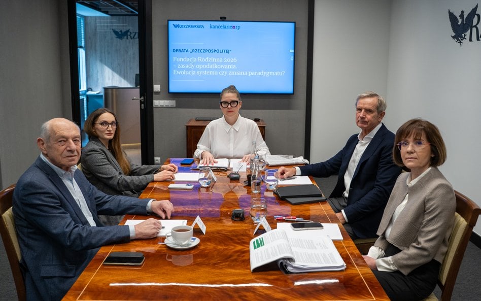 Od lewej: Henryk Orfinger, Dorota Wieczorkowska, Ewa Szadkowska, Marian Popinigis, Beata Krzyżagórsk